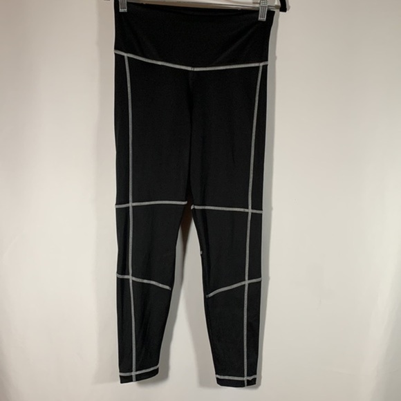Reebok Black & White Athletic Leggings - Picture 1 of 7